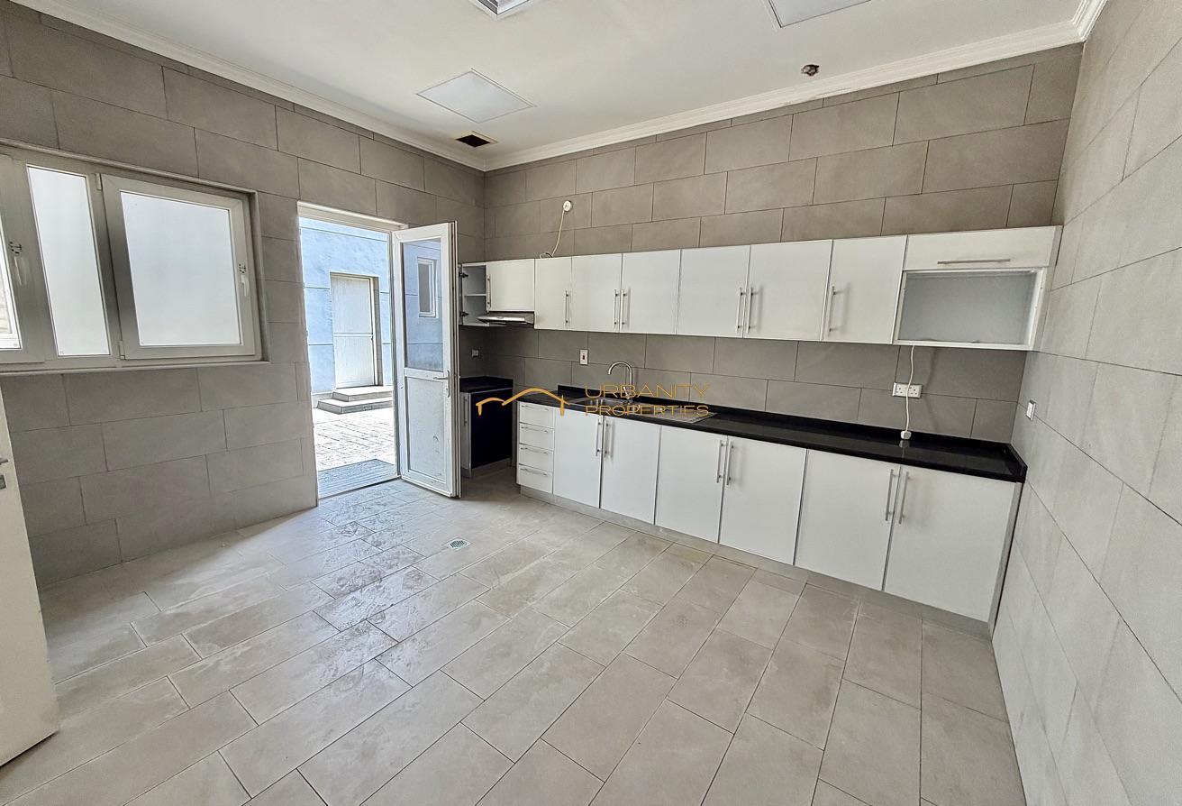 Luxury 6-Bedroom Villa for Rent in Nad Al Sheba photo 22