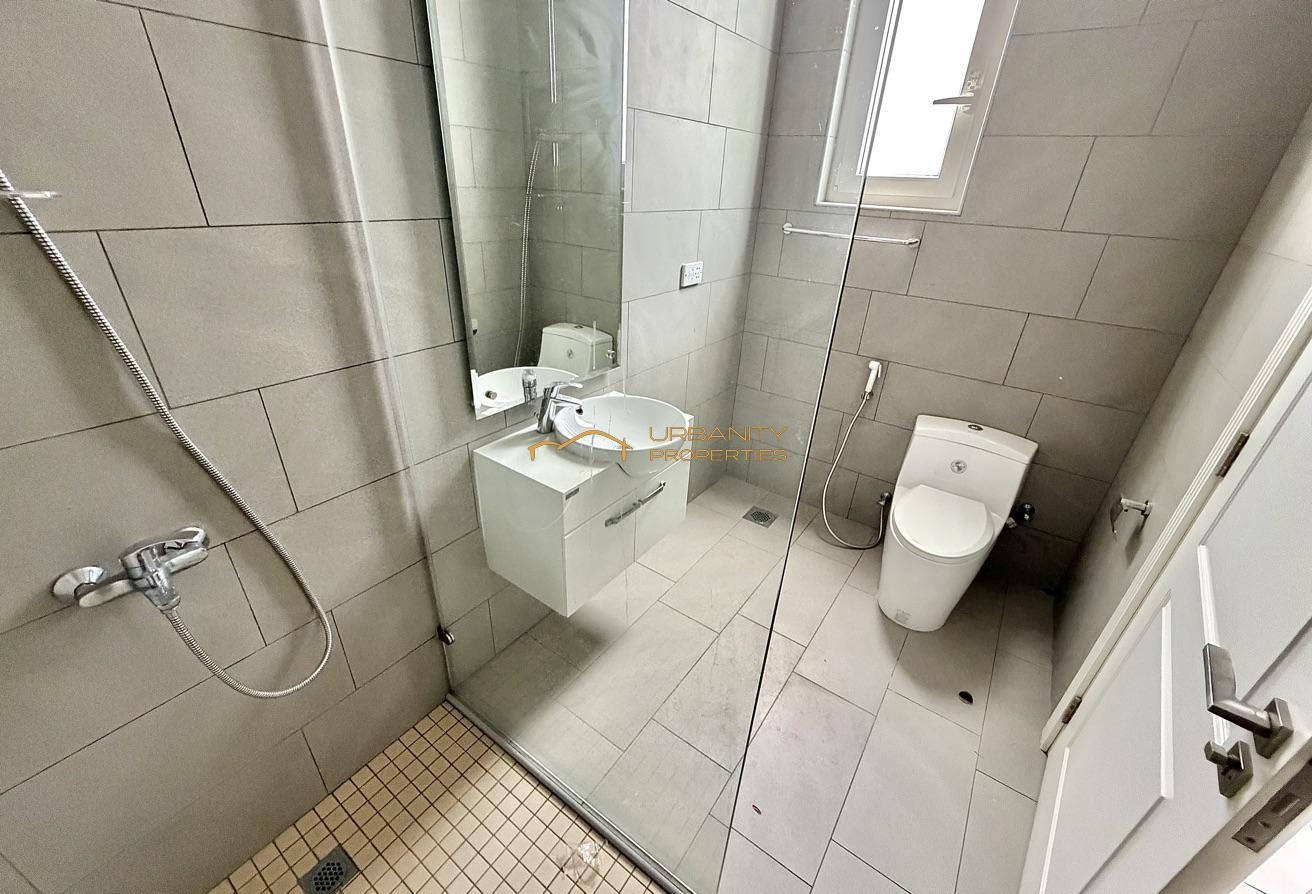 Luxury 6-Bedroom Villa for Rent in Nad Al Sheba photo 26