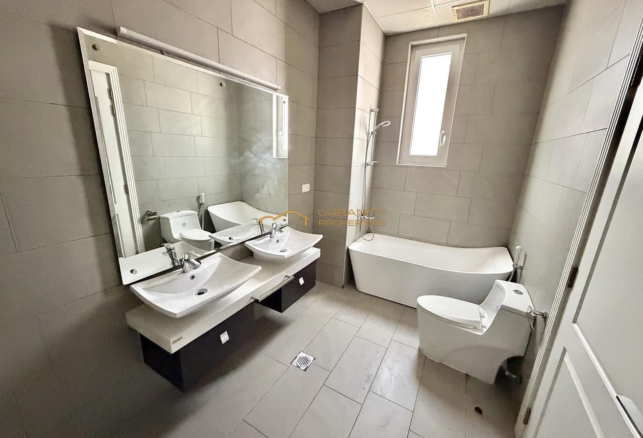 Luxury 6-Bedroom Villa for Rent in Nad Al Sheba photo 24