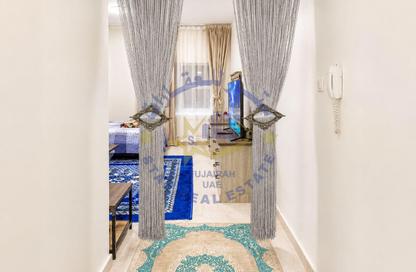 Apartment - Studio - 1 Bathroom for rent in Corniche Al Fujairah - Fujairah