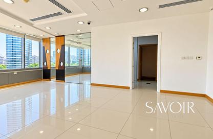 Office Space - Studio - 2 for rent in Gold Tower (Au Tower) - JLT Cluster I - Jumeirah Lake Towers - Dubai