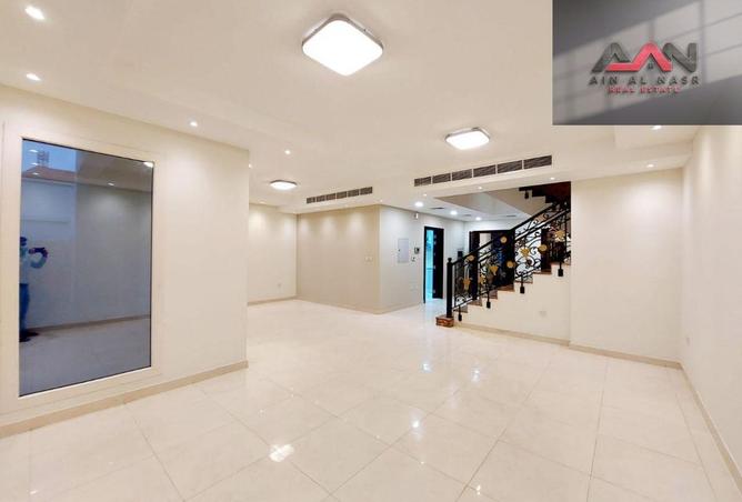 74258119 - Property Image 2