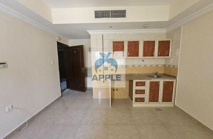 Apartment - Studio - 1 Bathroom for rent in Muwaileh 3 Building - Muwaileh - Sharjah