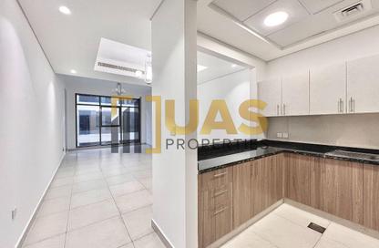 Apartment - 1 - 2 for rent in Airport View Building - Al Garhoud - Dubai