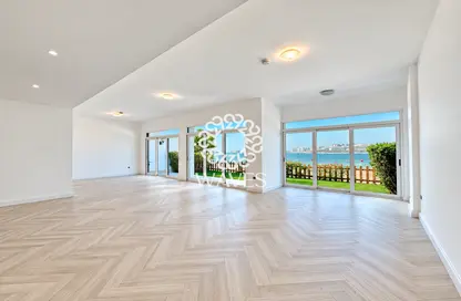 Villa - 5 Bedrooms - 6 Bathrooms for rent in Palma Residences - Palm Jumeirah - Dubai