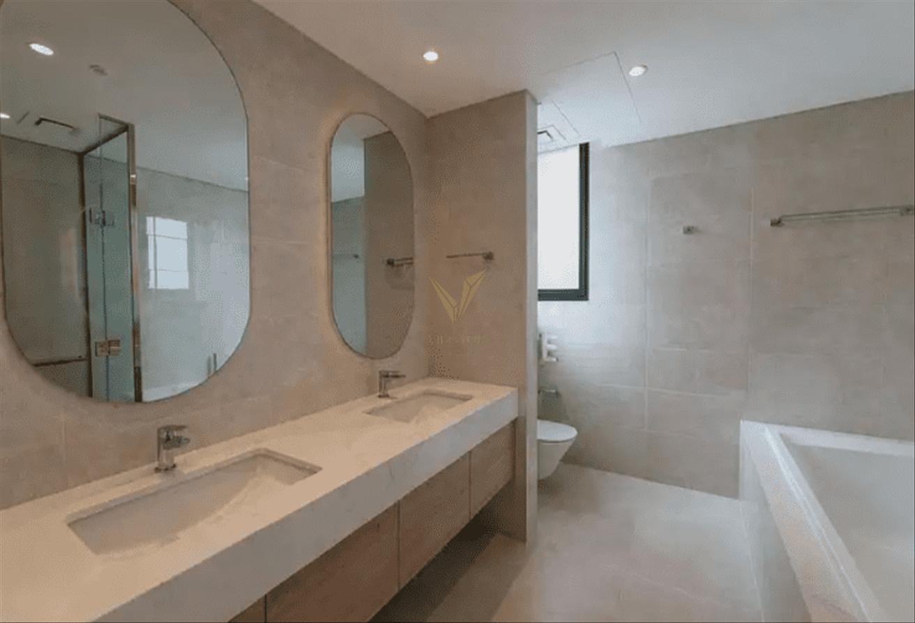 Elegant 5 Bedroom Villa in Jebel Ali Village photo 11