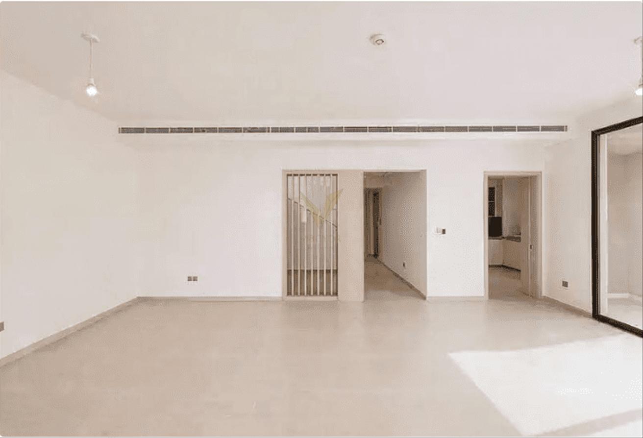 Elegant 5 Bedroom Villa in Jebel Ali Village photo 10