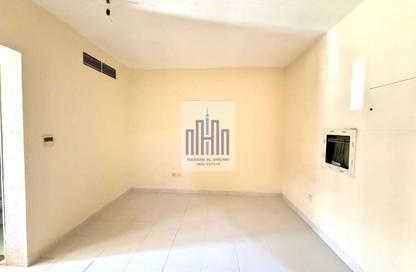Apartment - Studio - 1 Bathroom for rent in Muwailih Building - Muwaileh - Sharjah