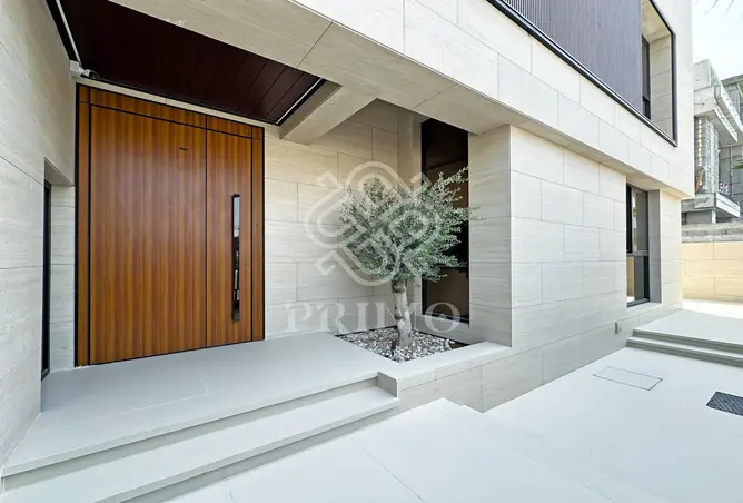158251900 - Property Image 2