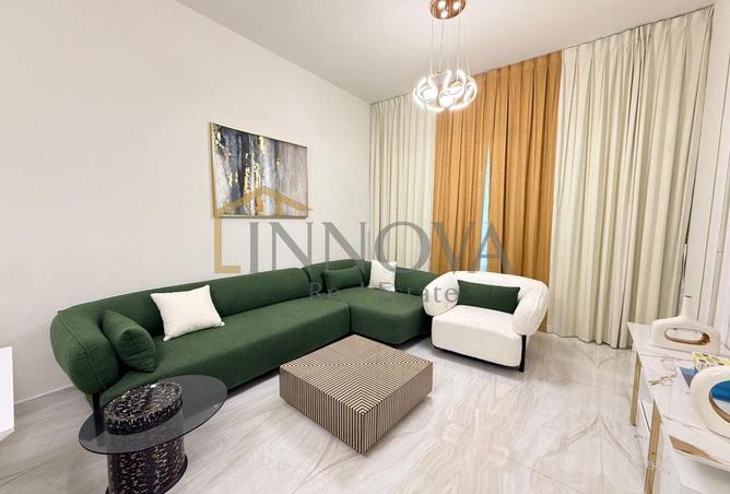 73111018 - Property Image 2