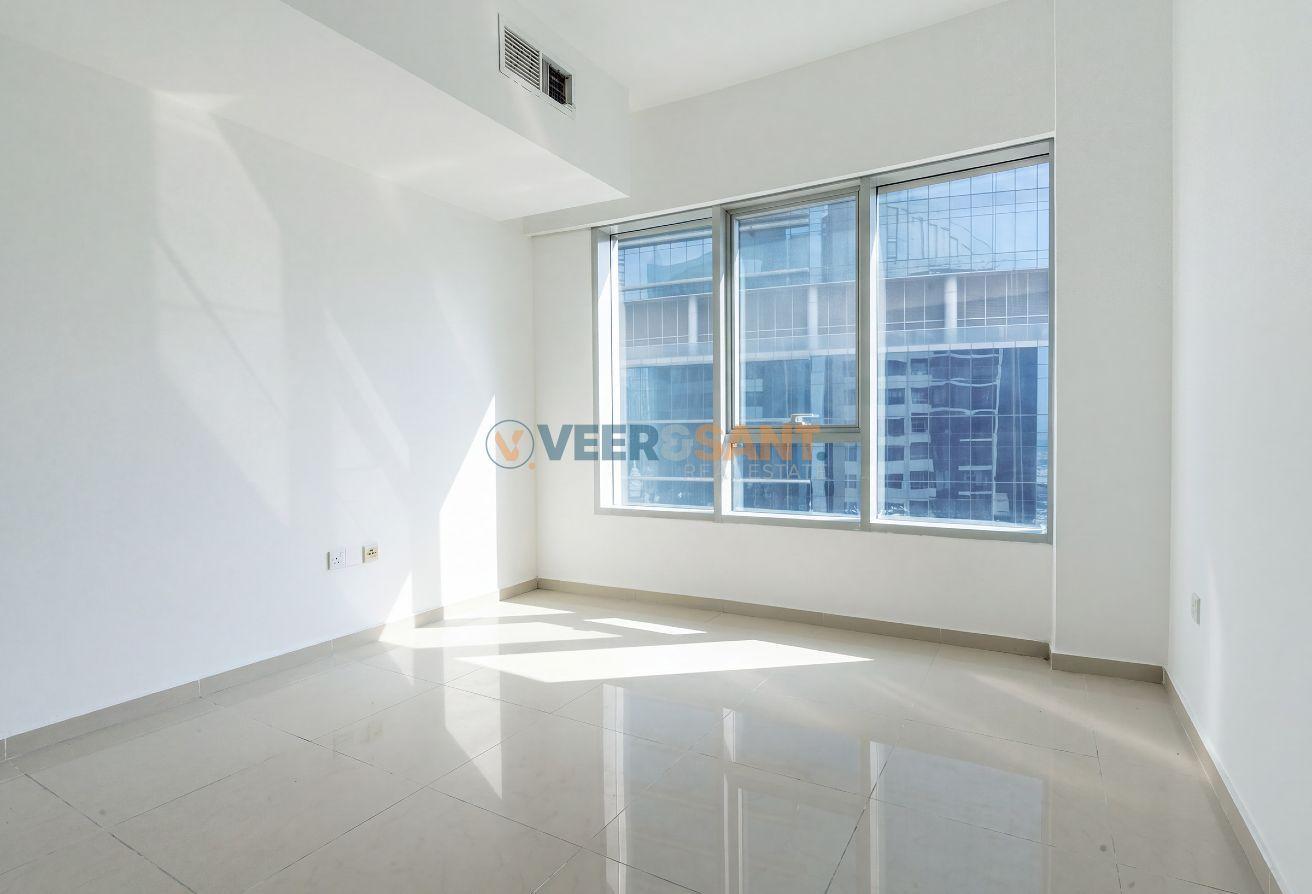 Great Location | Metro Access | Canal View photo 5