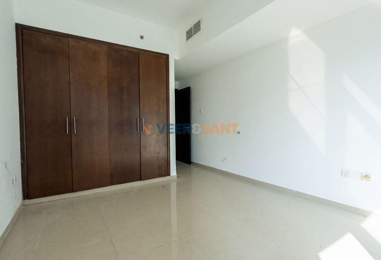 Great Location | Metro Access | Canal View photo 7
