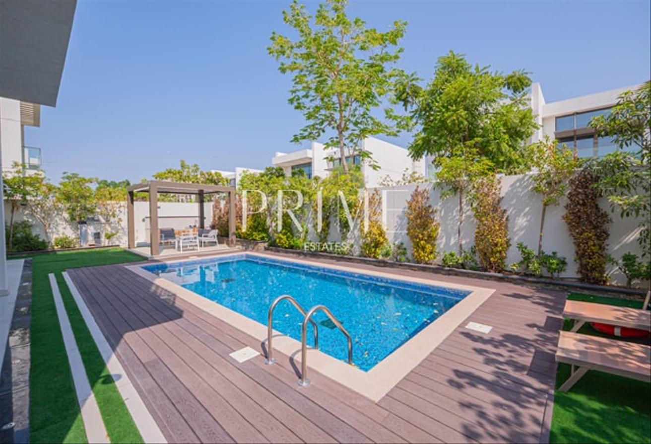 Premium 4BR Villa | Luxury Finish | Outdoor Lounge photo 9