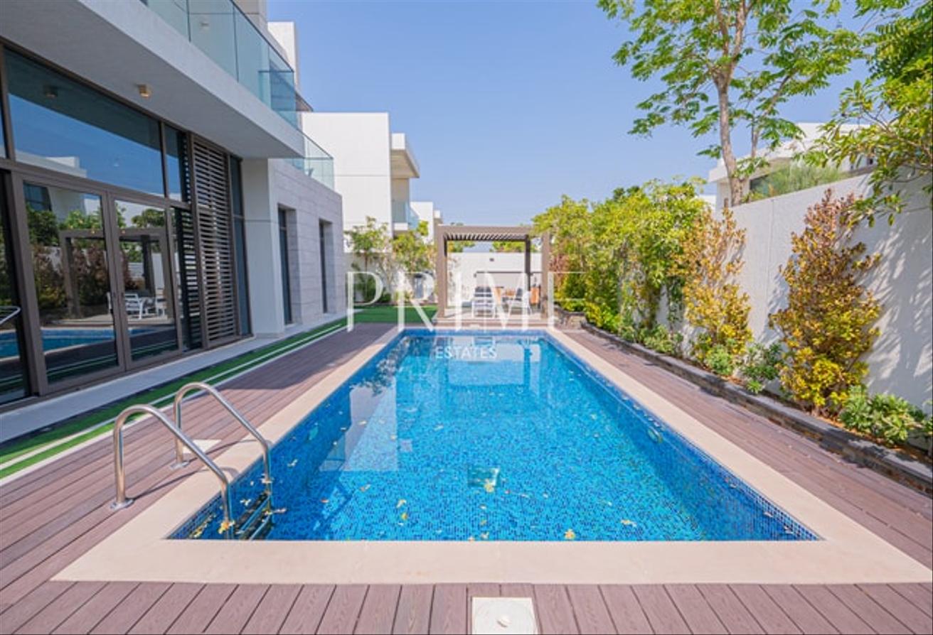 Premium 4BR Villa | Luxury Finish | Outdoor Lounge photo 8