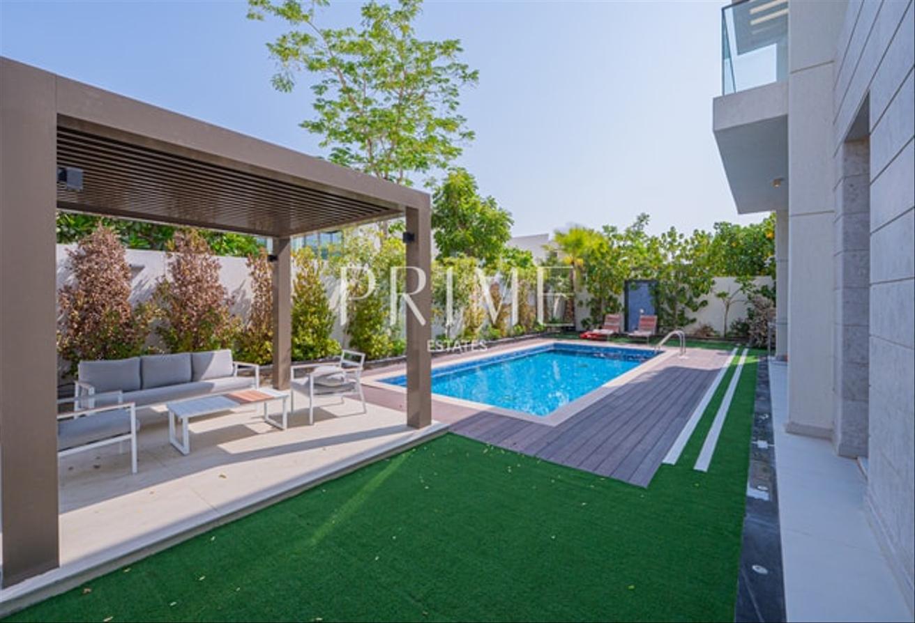 Premium 4BR Villa | Luxury Finish | Outdoor Lounge photo 11