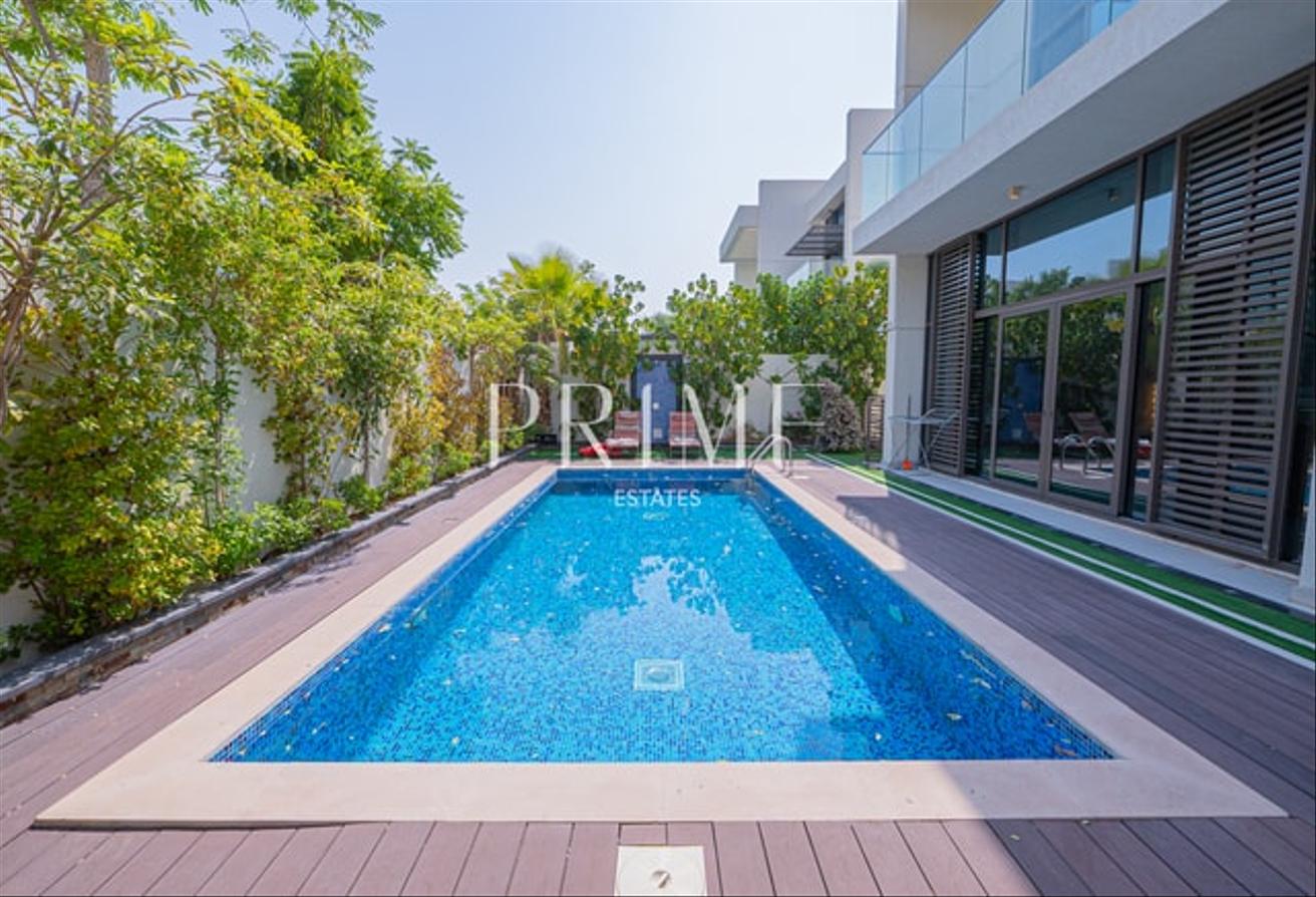 Premium 4BR Villa | Luxury Finish | Outdoor Lounge photo 7