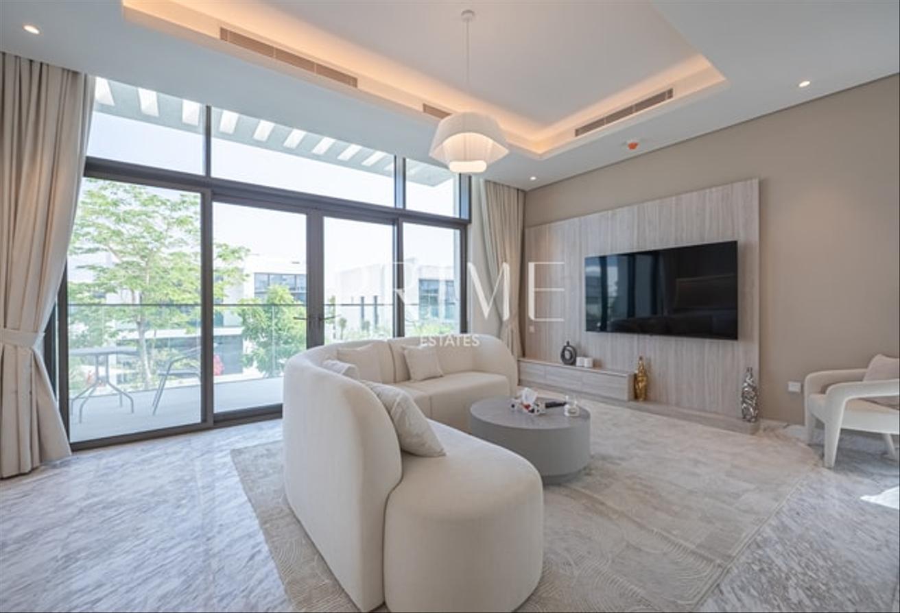 Premium 4BR Villa | Luxury Finish | Outdoor Lounge photo 12