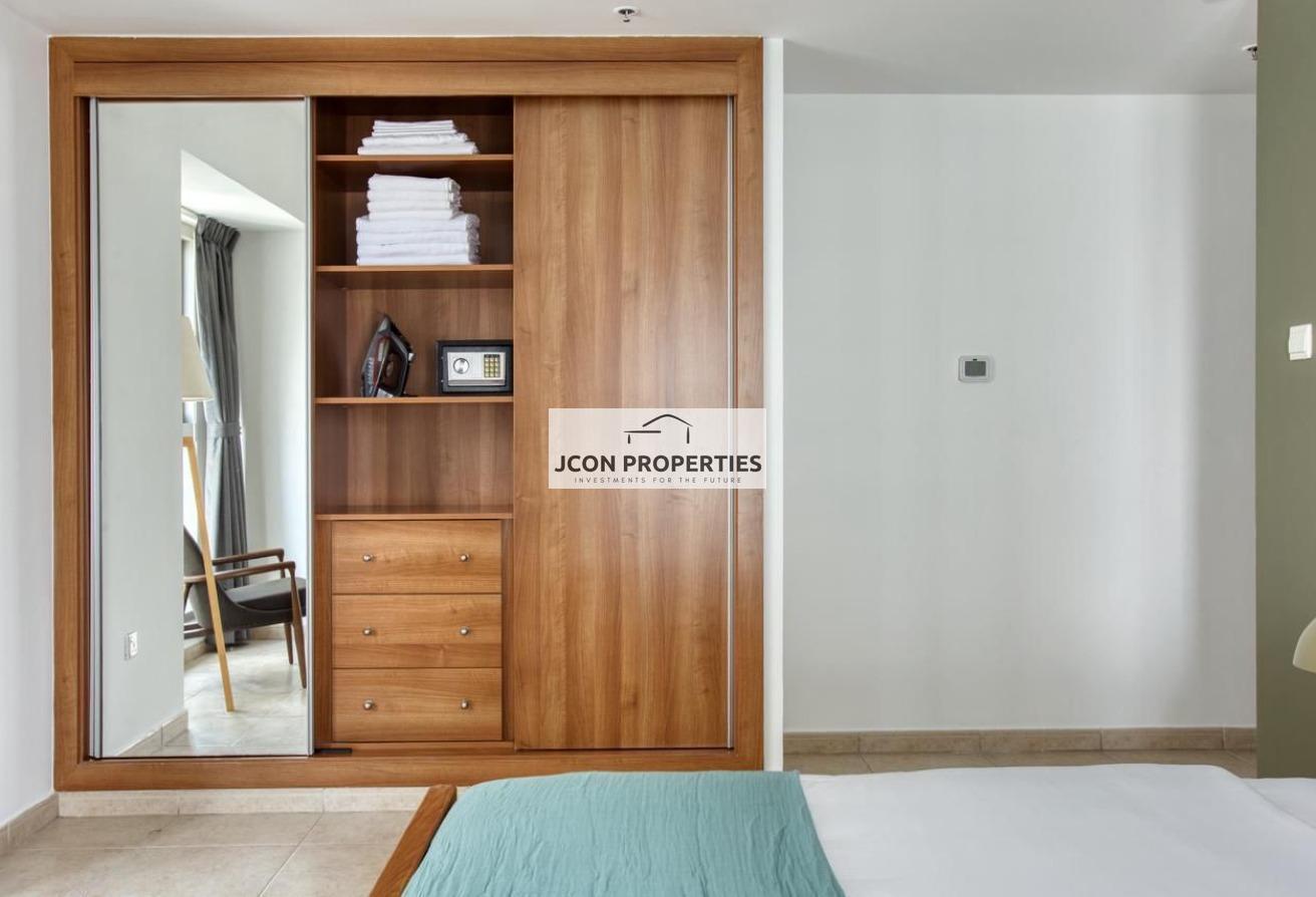 Luxury Upgraded 2BR | Best Priced Unit | Marina photo 11