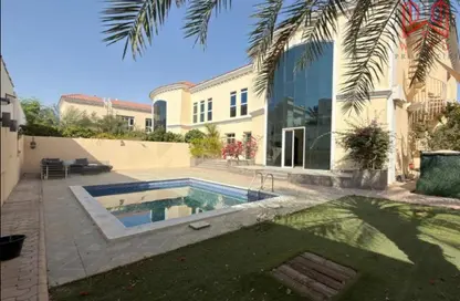 فيلا - 5 غرف نوم - 6 حمامات للايجار في فلل الجميرا 1 - جميرا 1 - جميرا - دبي