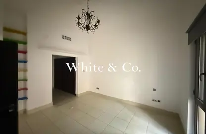 شقة - 2 غرف نوم - 2 حمامات للايجار في ينسون 8 - ينسون - دبي القديمة - وسط مدينة دبي - دبي