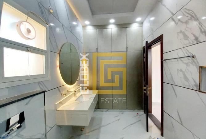 61698001 - Property Main Image