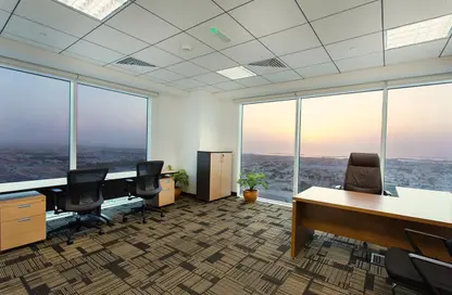 Co-working space - Studio - 2 Bathrooms for rent in Single Business Tower - Sheikh Zayed Road - Dubai