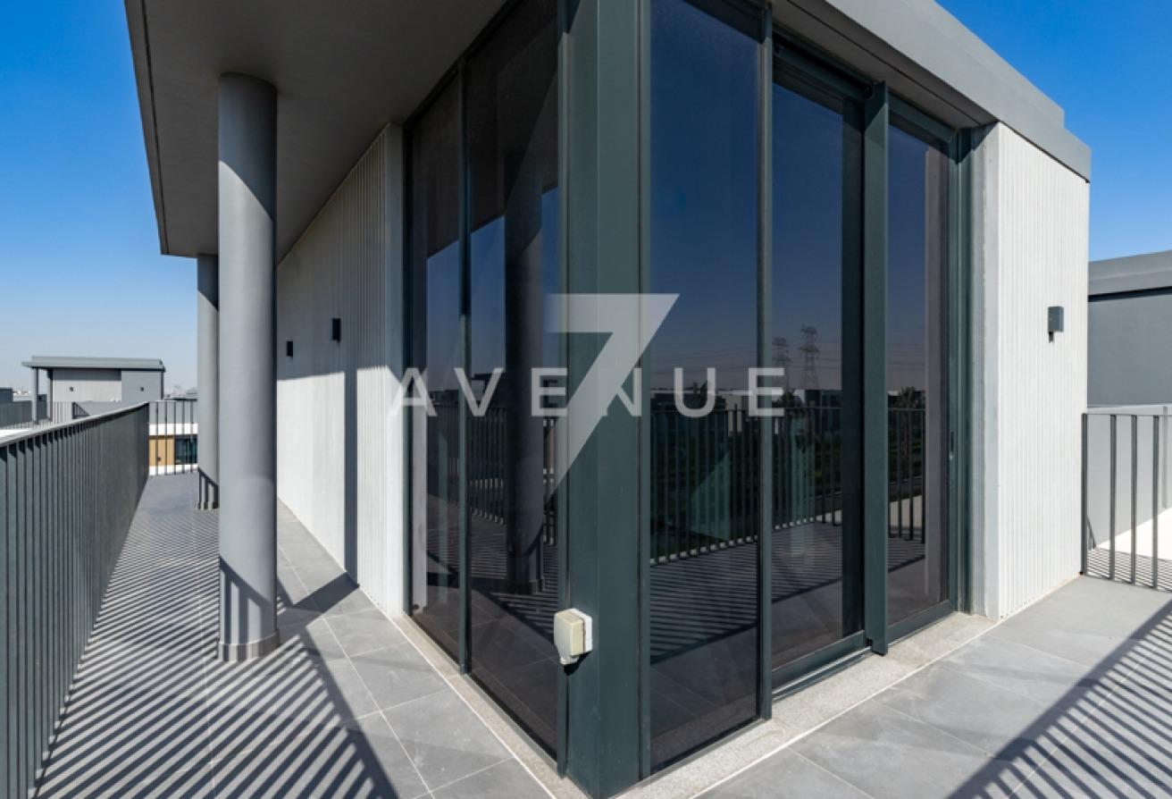 Single Row I Vacant I ONYX Collection photo 28