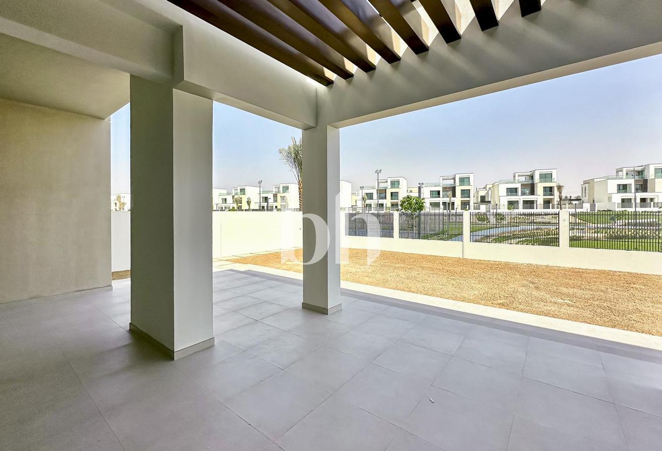 Park Backing | Five Bedrooms | Options Available photo 18