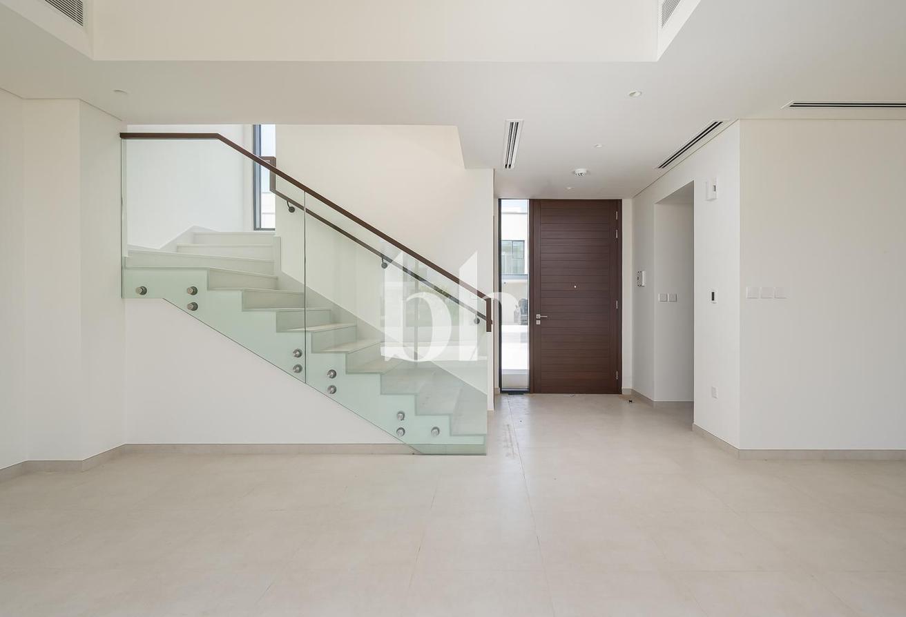 Park Backing | Five Bedrooms | Options Available photo 6