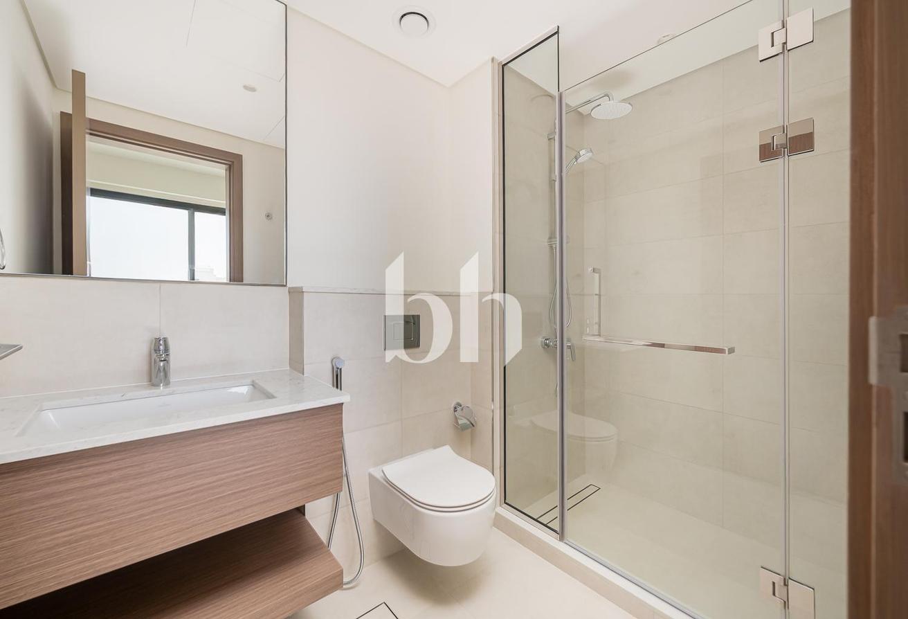 Park Backing | Five Bedrooms | Options Available photo 15