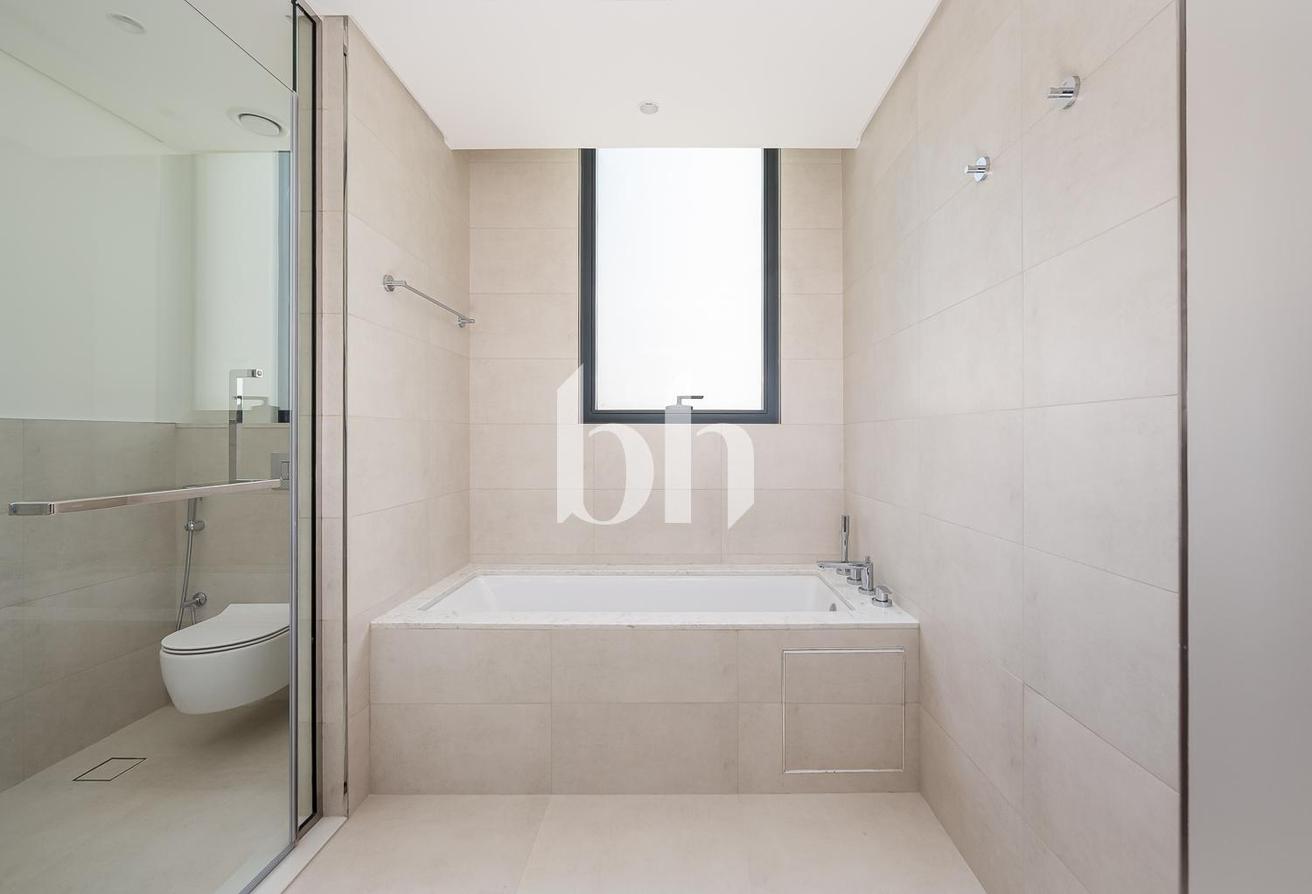 Park Backing | Five Bedrooms | Options Available photo 10
