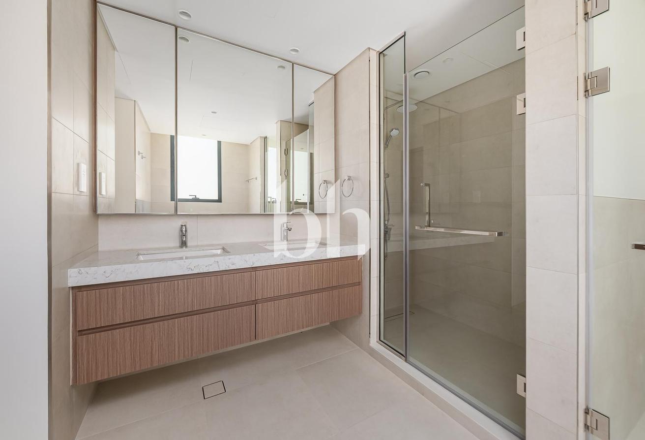 Park Backing | Five Bedrooms | Options Available photo 11