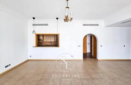 Apartment - 2 Bedrooms - 3 Bathrooms for rent in Al Hamri - Shoreline Apartments - Palm Jumeirah - Dubai