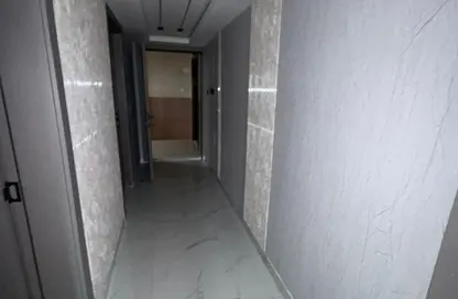 شقة - 2 غرف نوم - 2 حمامات للايجار في B3 برج الخور - أبراج الخيل - عجمان وسط المدينة - عجمان