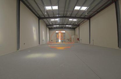 Warehouse - Studio - 1 Bathroom for rent in Al Jlail - Al Sajaa - Sharjah