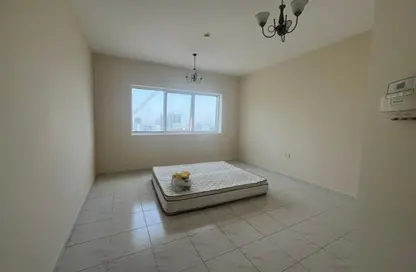 شقة - غرفة نوم - 1 حمام للايجار في شارع التعاون الجديد - التعاون - الشارقة