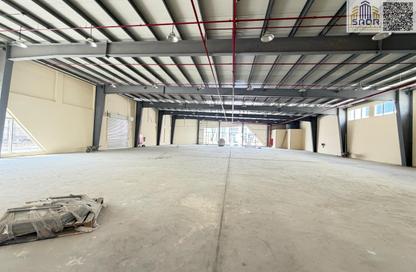 Warehouse - Studio - 2 Bathrooms for rent in Umm Al Thuoob - Umm Al Quwain