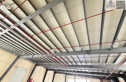 Warehouse - Studio - 2 Bathrooms for rent in Umm Al Thuoob - Umm Al Quwain