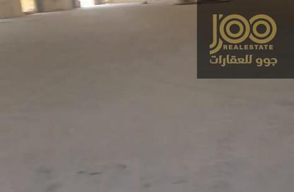 مستودع - استوديو - 2 للايجار في أم الثعوب - أم القيوين