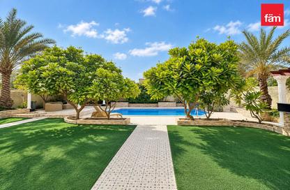 Villa - 5 - 6 for sale in District 4 - Jumeirah Park - Dubai