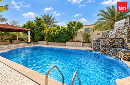 Villa - 5 - 6 for sale in District 4 - Jumeirah Park - Dubai