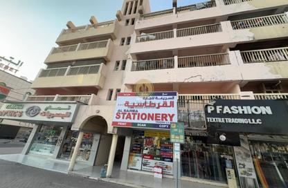 عمارة بالكامل - 8 غرف نوم - 8 حمامات للبيع في برج الكورنيش - الرميلة - عجمان