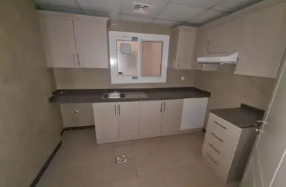 شقة - 2 غرف نوم - 2 حمامات للايجار في مجمع مويلح - تجارية مويلح - الشارقة