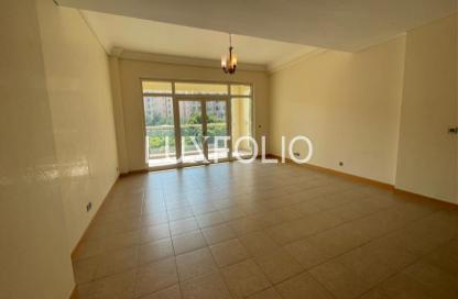 Apartment - 1 Bedroom - 2 Bathrooms for rent in Al Habool - Shoreline Apartments - Palm Jumeirah - Dubai