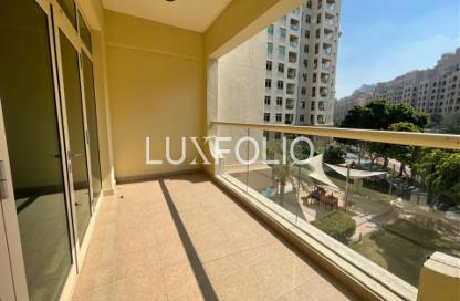 Apartment - 1 Bedroom - 2 Bathrooms for rent in Al Habool - Shoreline Apartments - Palm Jumeirah - Dubai