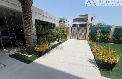 Villa - 6 Bedrooms - 7 Bathrooms for rent in District 6 - Jumeirah Park - Dubai