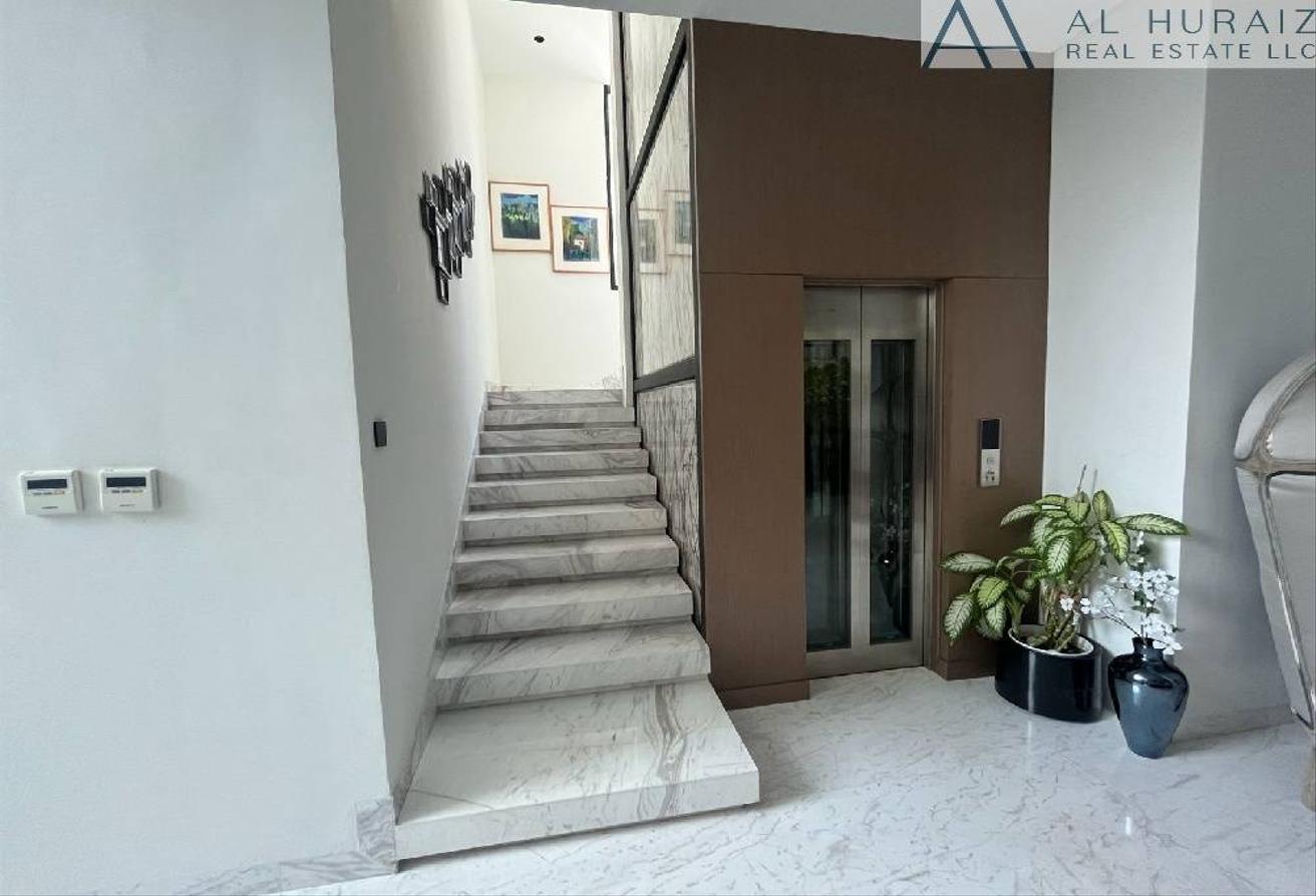 Private luxurious villa for rent in jumeirah park, Custom built, Upgraded photo 4