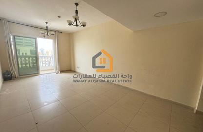 Apartment - 2 Bedrooms - 3 Bathrooms for rent in Lake Tower - Al Majaz 1 - Al Majaz - Sharjah