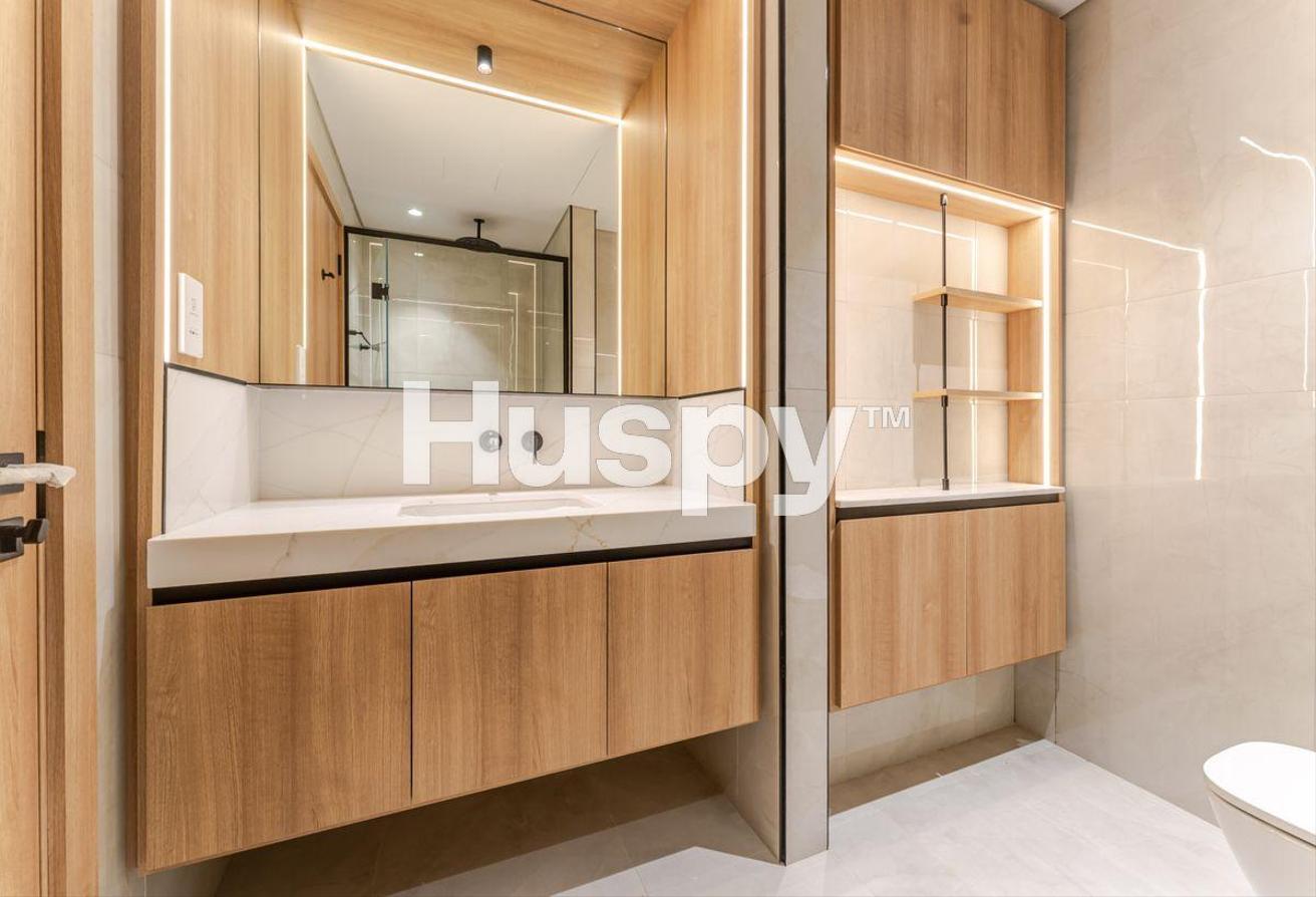 High Floor | Vacant | Community View photo 8