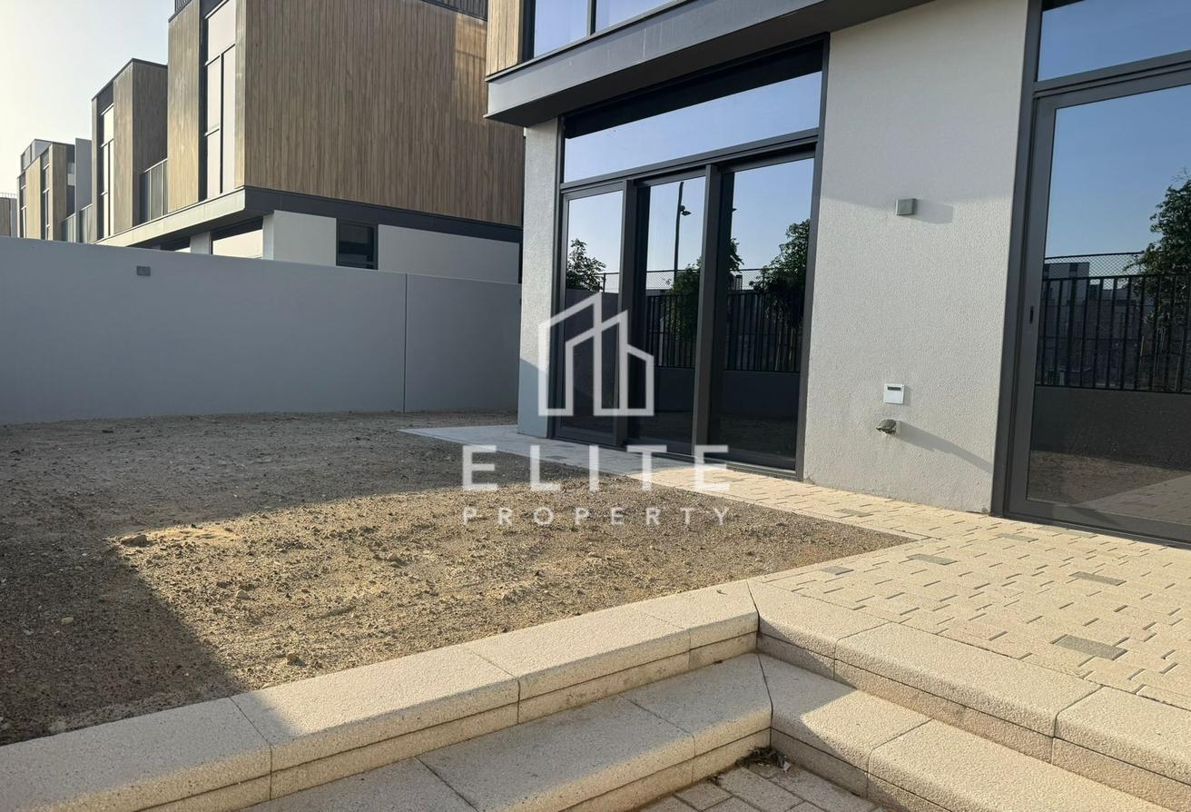 Ready to Move | In front of Park | Vastu Compliant photo 3